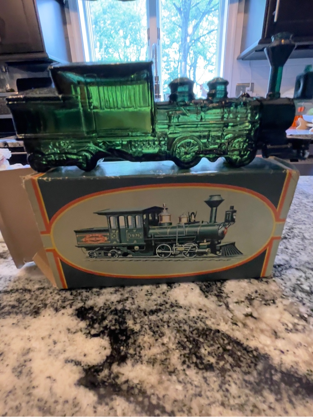 Vintage Avon 1876 CENTENNIAL
EXPRESS TRAIN Wild Country Scent Original Box